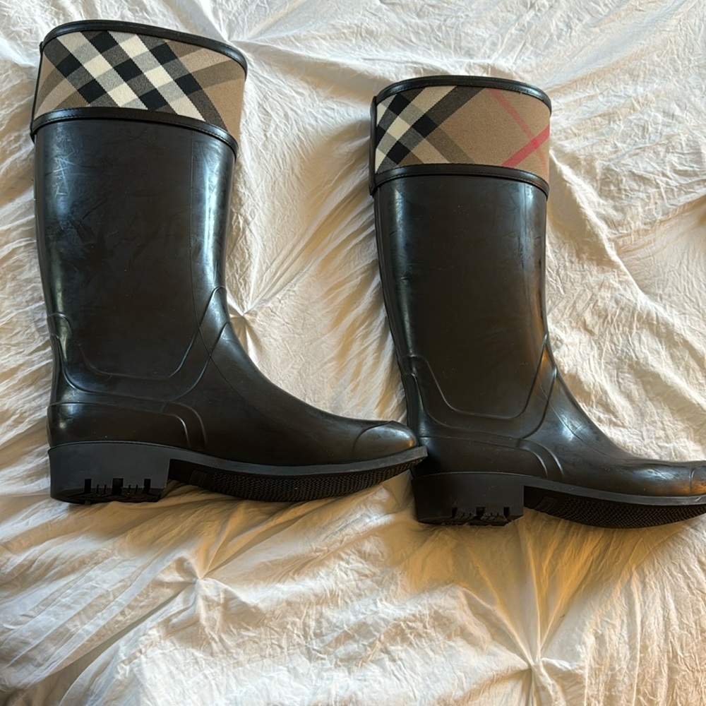 Authentic Burberry rain boots- Size 40/ US 10 minimally worn.